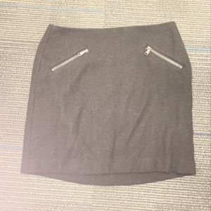 Banana Republic size 2 Black Knit skirt with zipper accents
